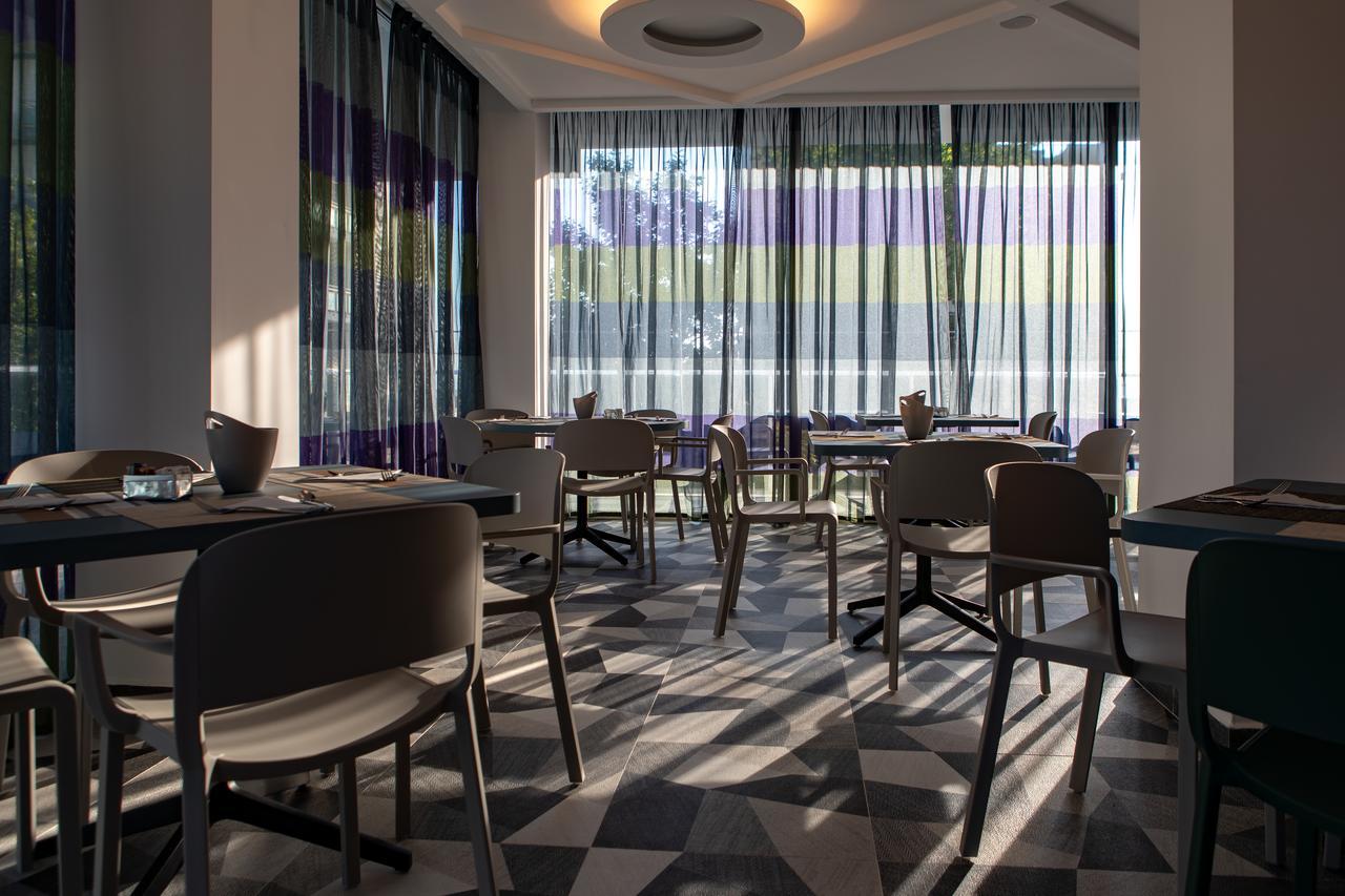 Hotel Rainbow ***S Rimini Extérieur photo