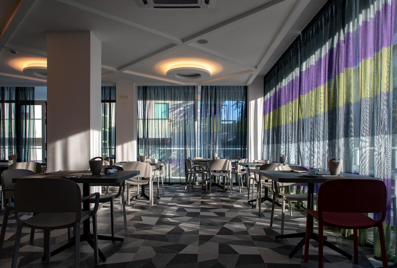 Hotel Rainbow ***S Rimini Extérieur photo